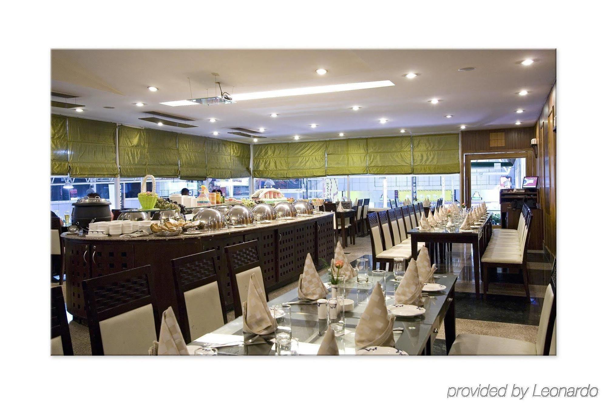 Clarks Inn, Pacific Mall Ghaziabad Ristorante foto